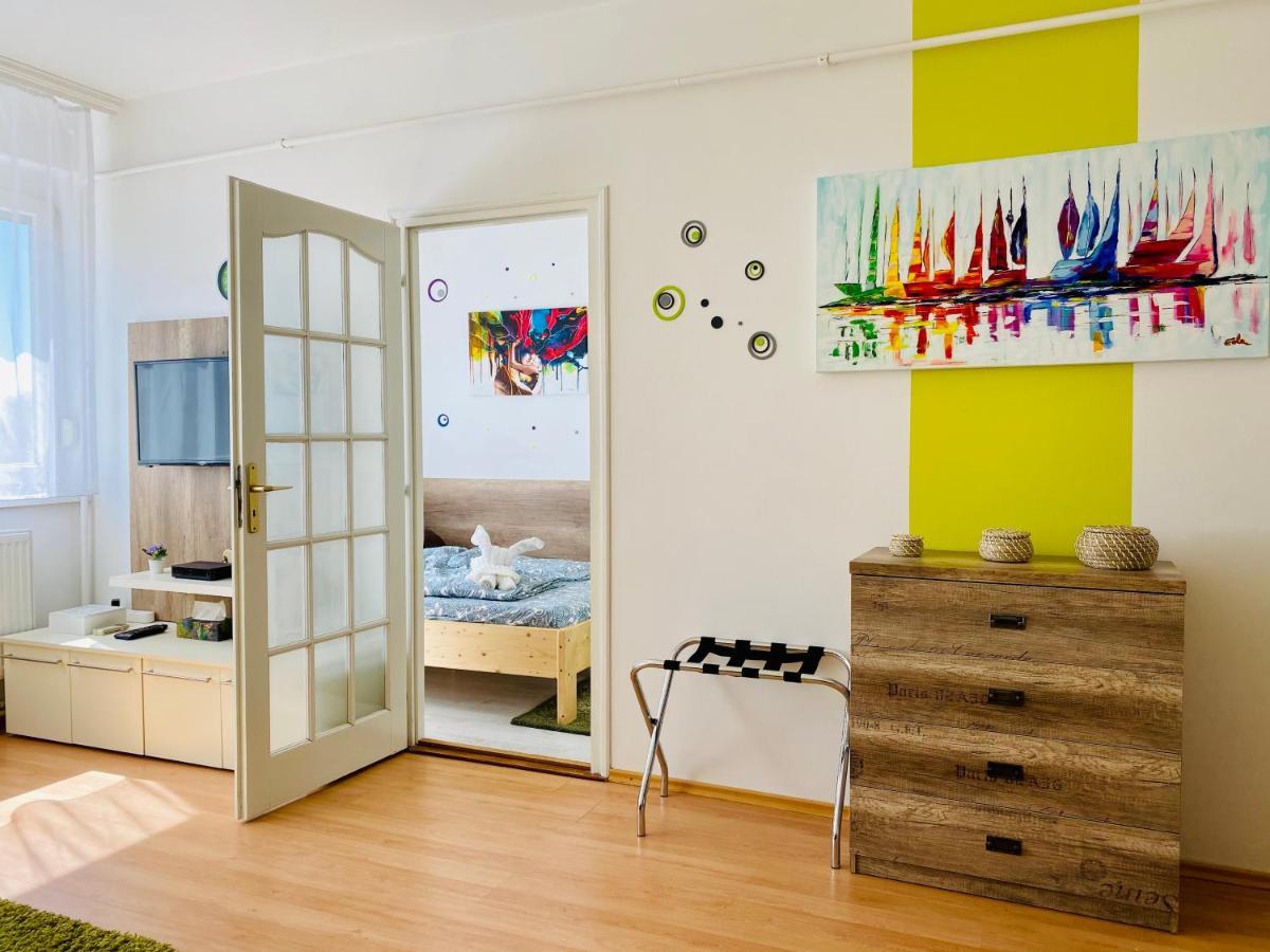 Kalvaria Apartman Szegedin Exterior foto