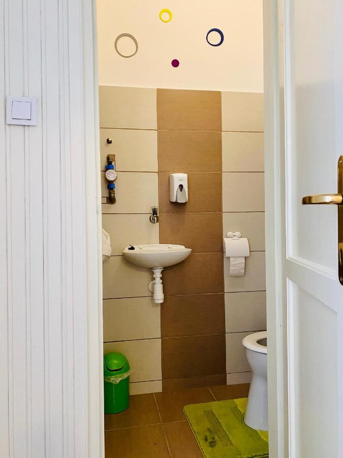 Kalvaria Apartman Szegedin Exterior foto